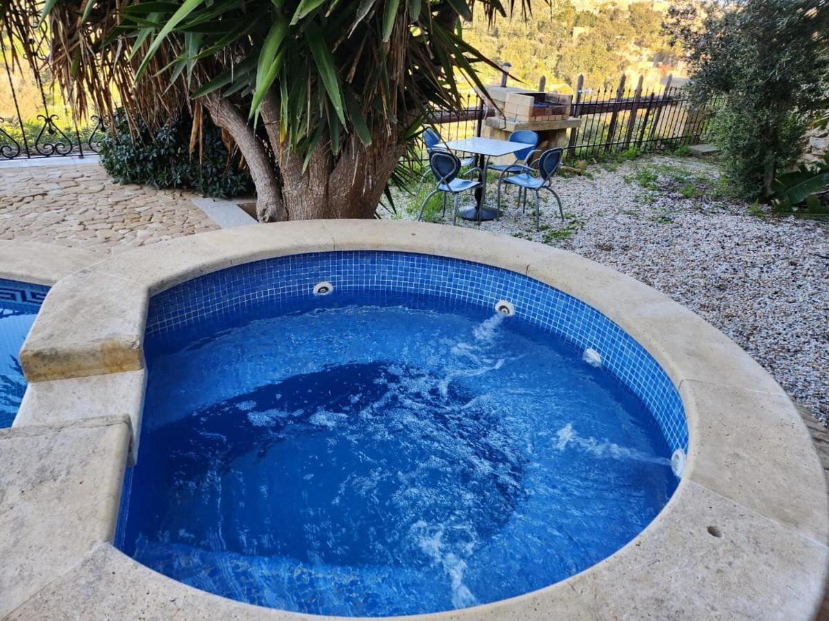 Gozo Island Escape Sleeps 4 With Private Bathroom Ghajn il-Kbira  Exterior foto