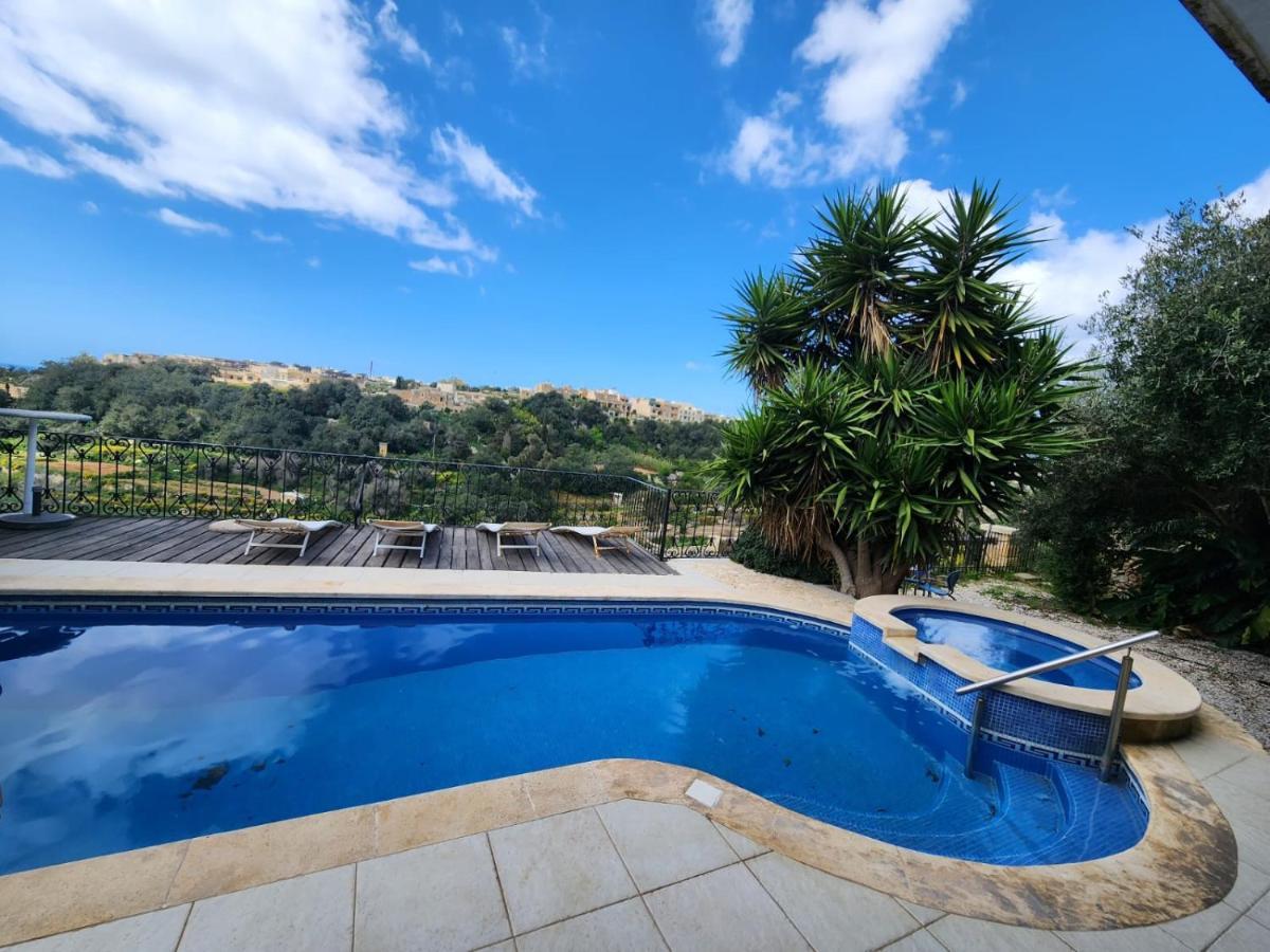 Gozo Island Escape Sleeps 4 With Private Bathroom Ghajn il-Kbira  Exterior foto