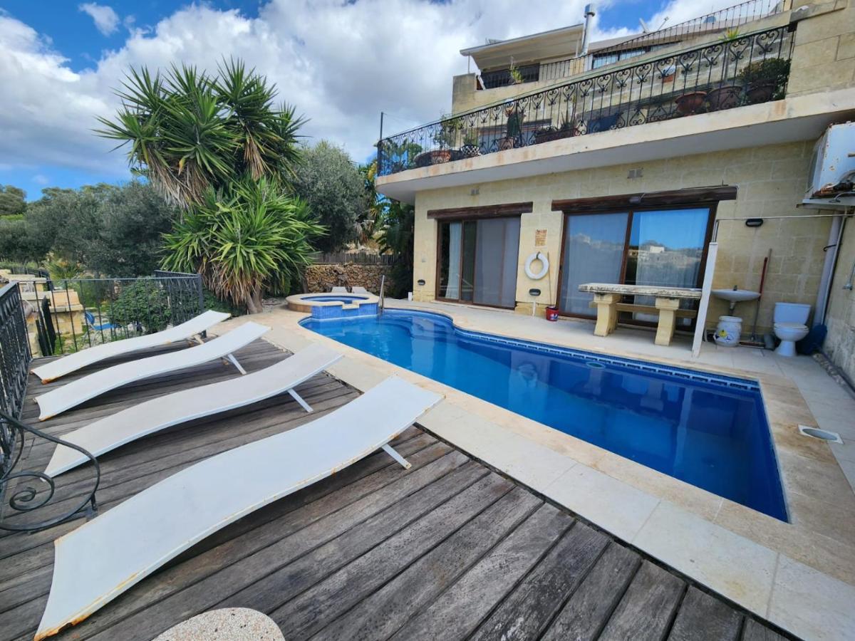 Gozo Island Escape Sleeps 4 With Private Bathroom Ghajn il-Kbira  Exterior foto