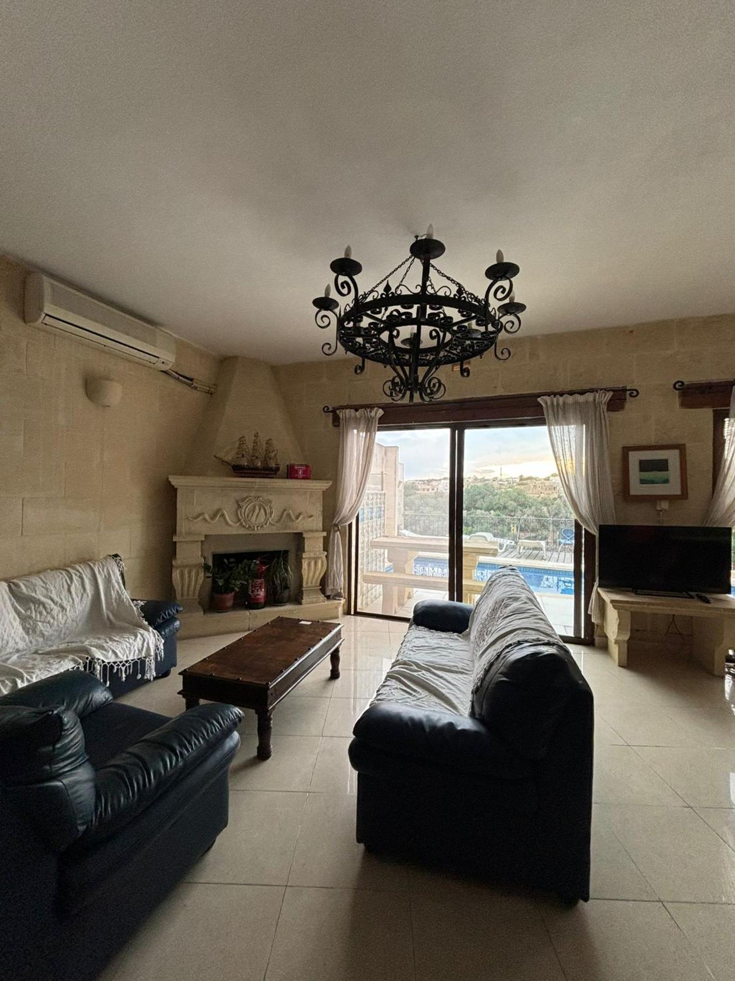 Gozo Island Escape Sleeps 4 With Private Bathroom Ghajn il-Kbira  Exterior foto