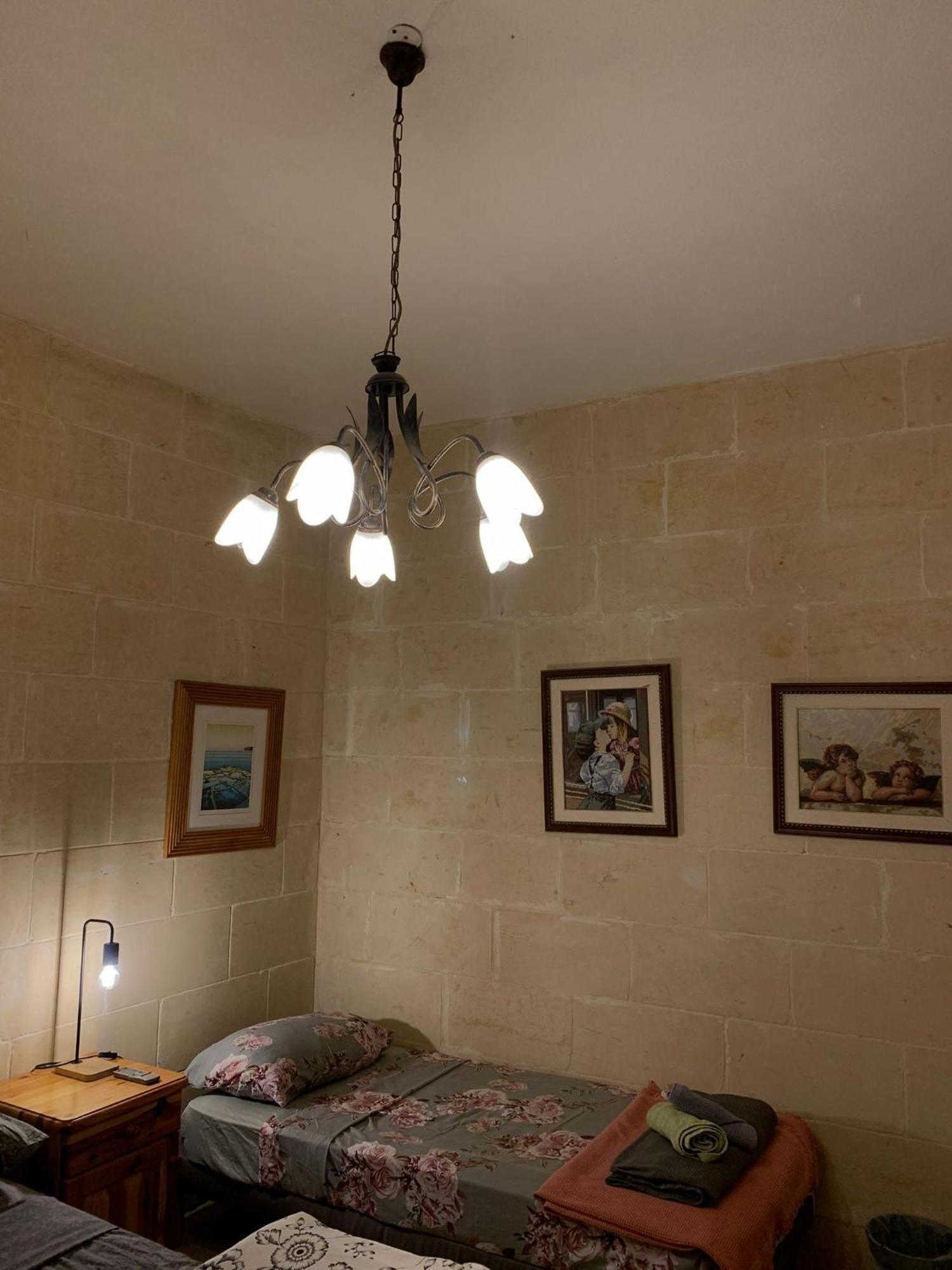 Gozo Island Escape Sleeps 4 With Private Bathroom Ghajn il-Kbira  Exterior foto