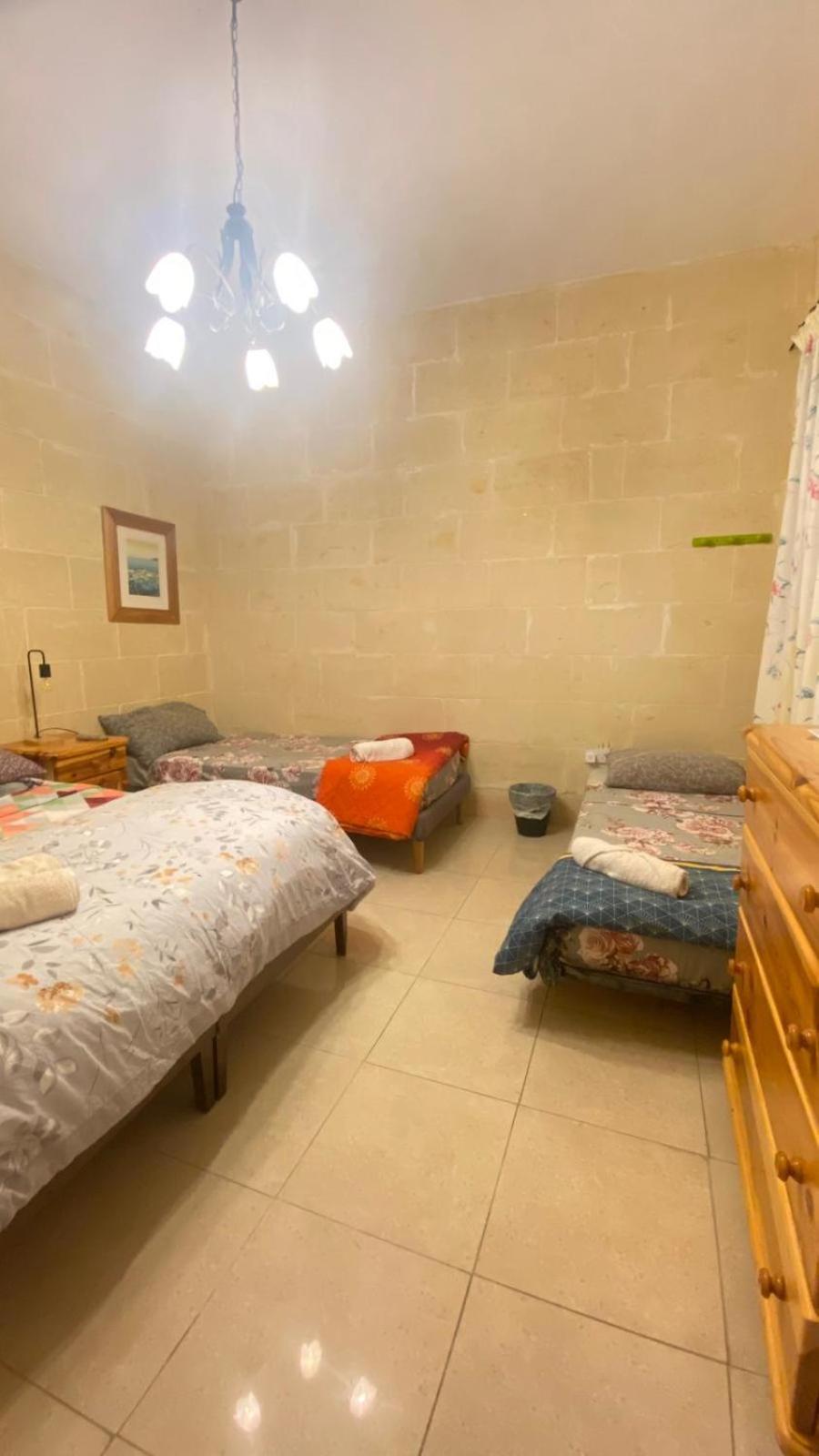 Gozo Island Escape Sleeps 4 With Private Bathroom Ghajn il-Kbira  Exterior foto